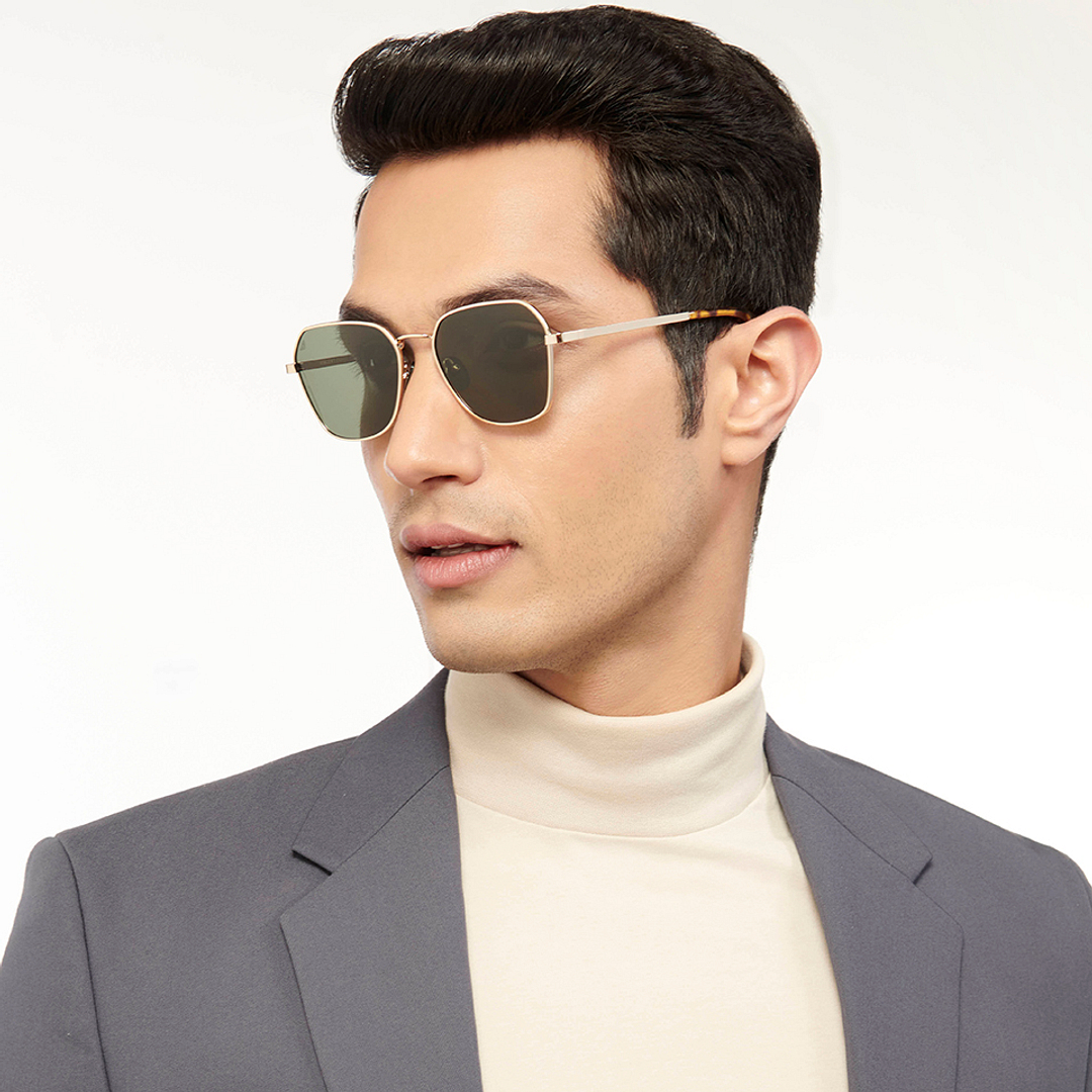 Vincent Chase Polarized Gold Full Rim Geometric right side