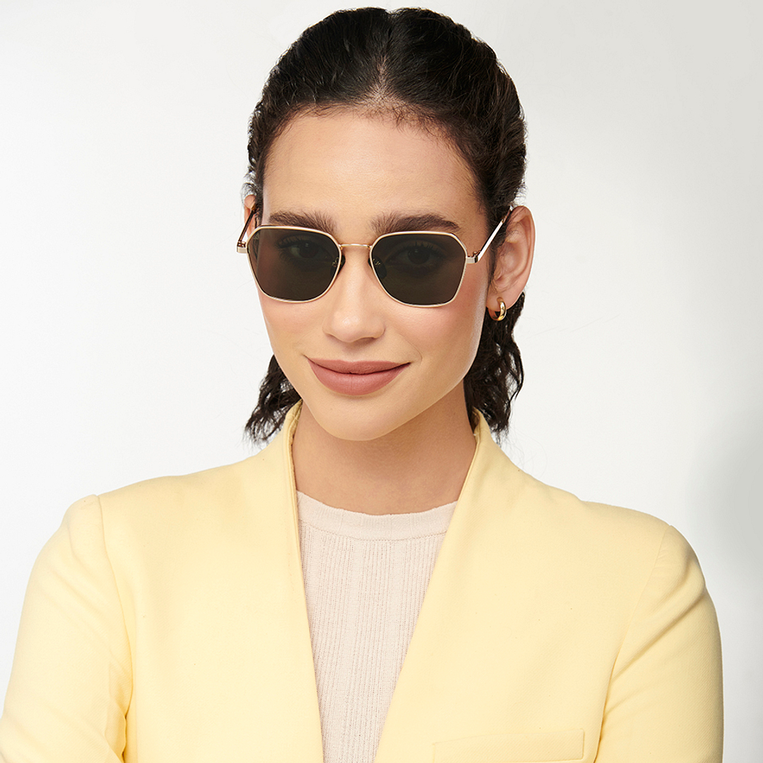 Vincent Chase Polarized Gold Full Rim Geometric right side