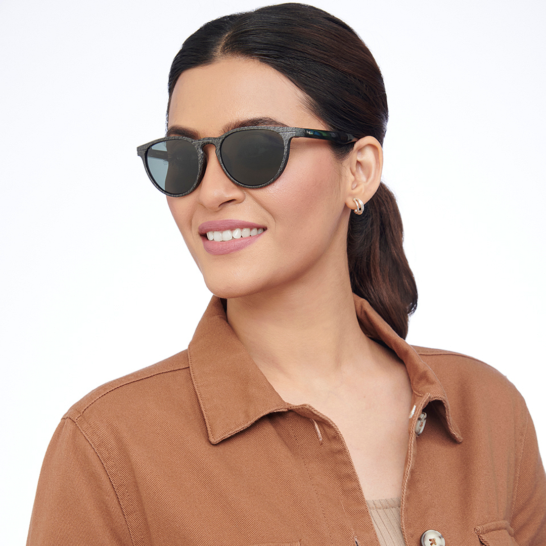 Vincent Chase Polarized Black Full Rim Round left side