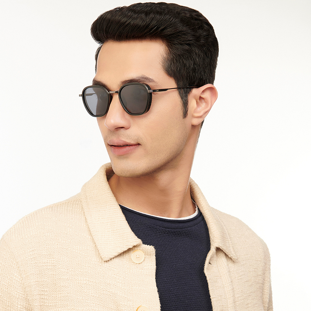 Vincent Chase Polarized Gunmetal Full Rim Geometric right side