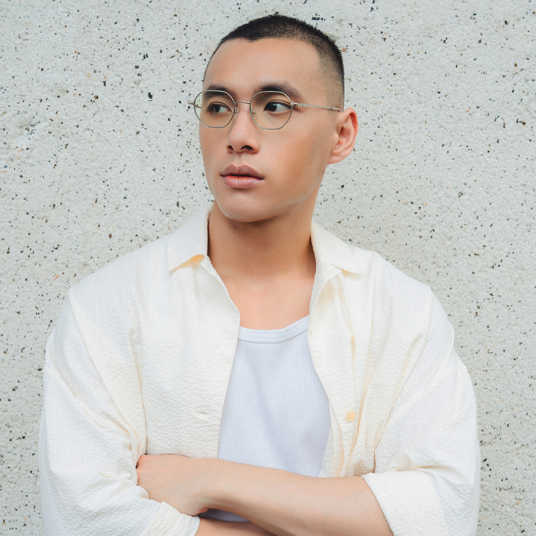 Vincent Chase Online Mid Gunmetal Full Rim Geometric left side