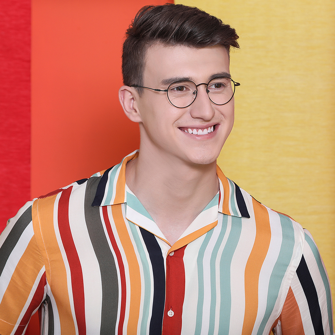 Vincent Chase Online Mid Gunmetal Full Rim Round left side