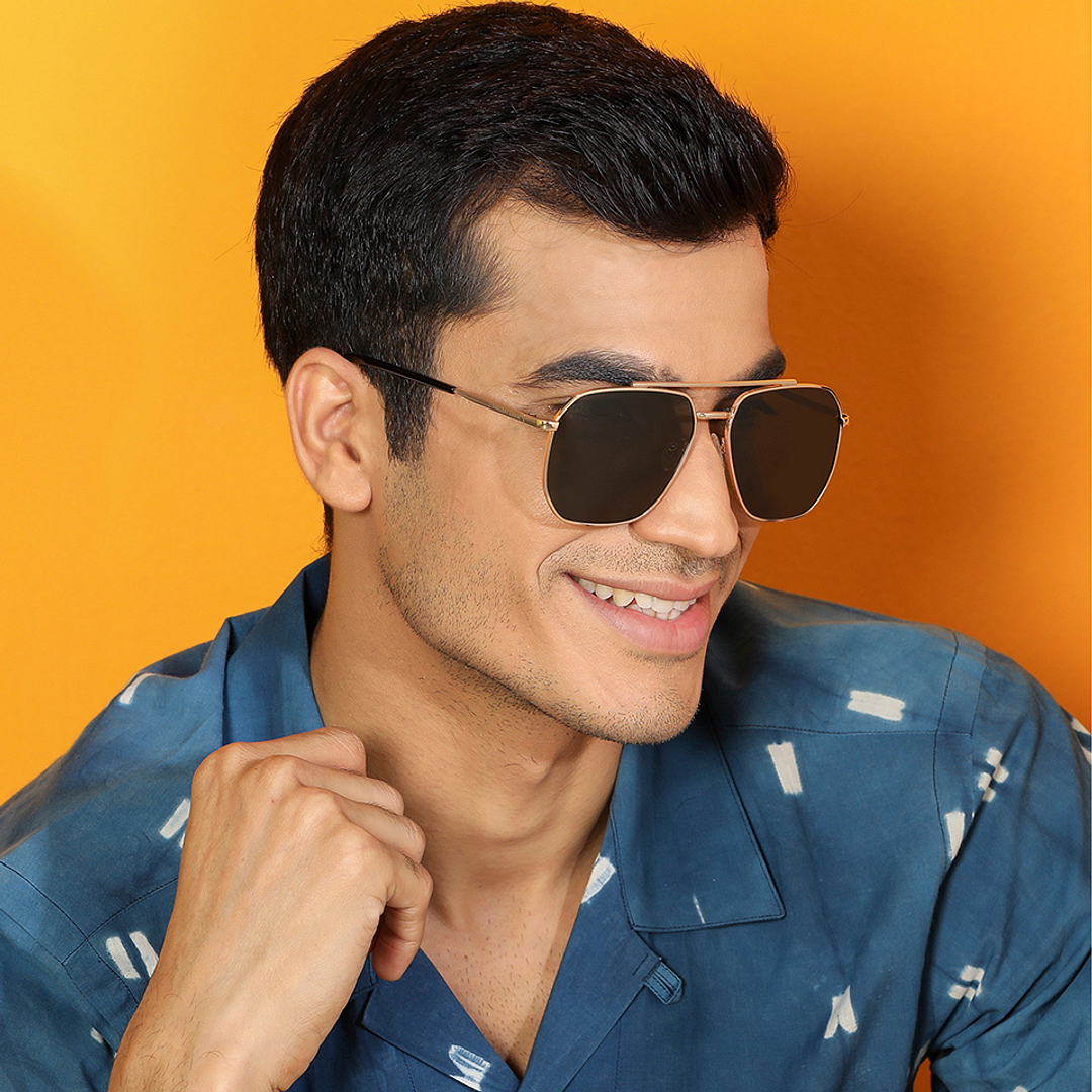 Vincent Chase Polarized Gold Full Rim Square right side