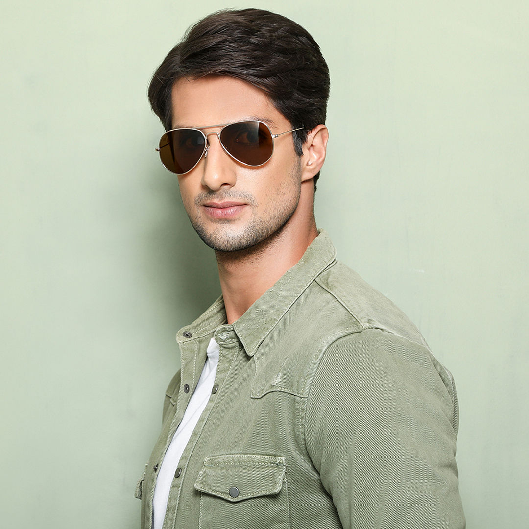 Vincent Chase Polarized Gold Full Rim Aviator left side