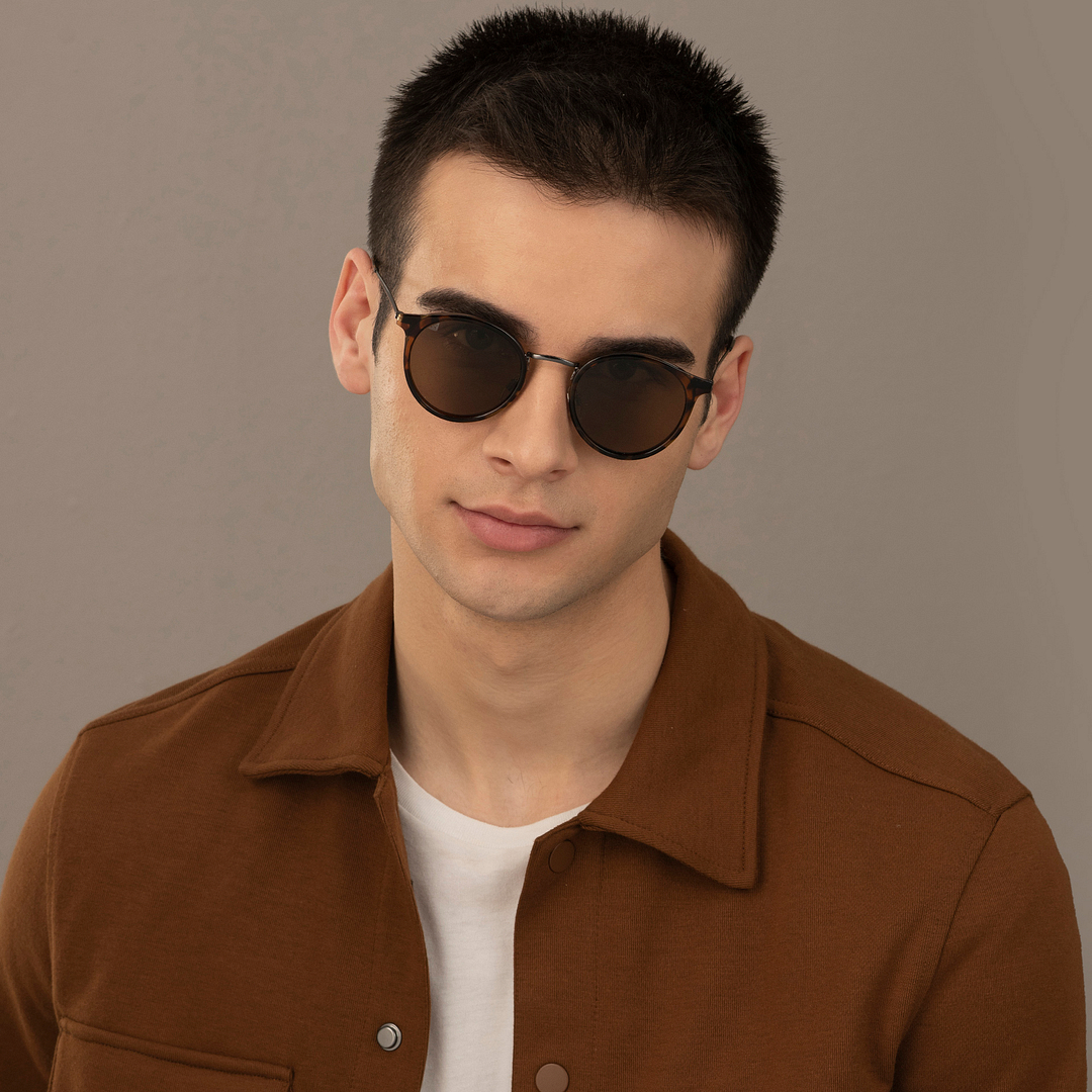 Vincent Chase Polarized Gunmetal Full Rim Round right side