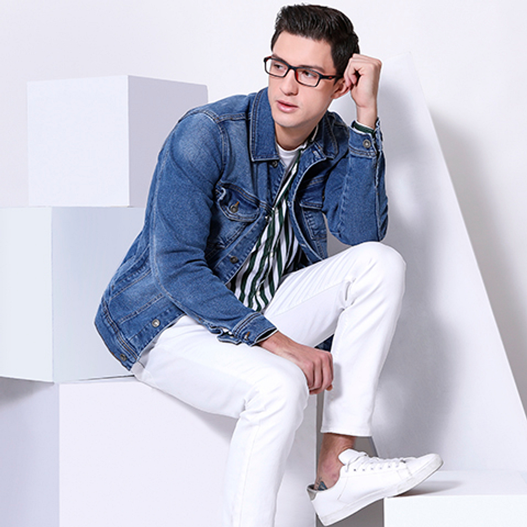 Lenskart Air Online Demi Full Rim Rectangle left side