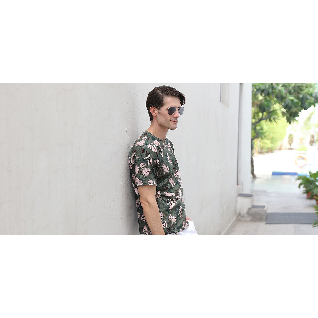 Vincent Chase Online Gold Full Rim Aviator left side