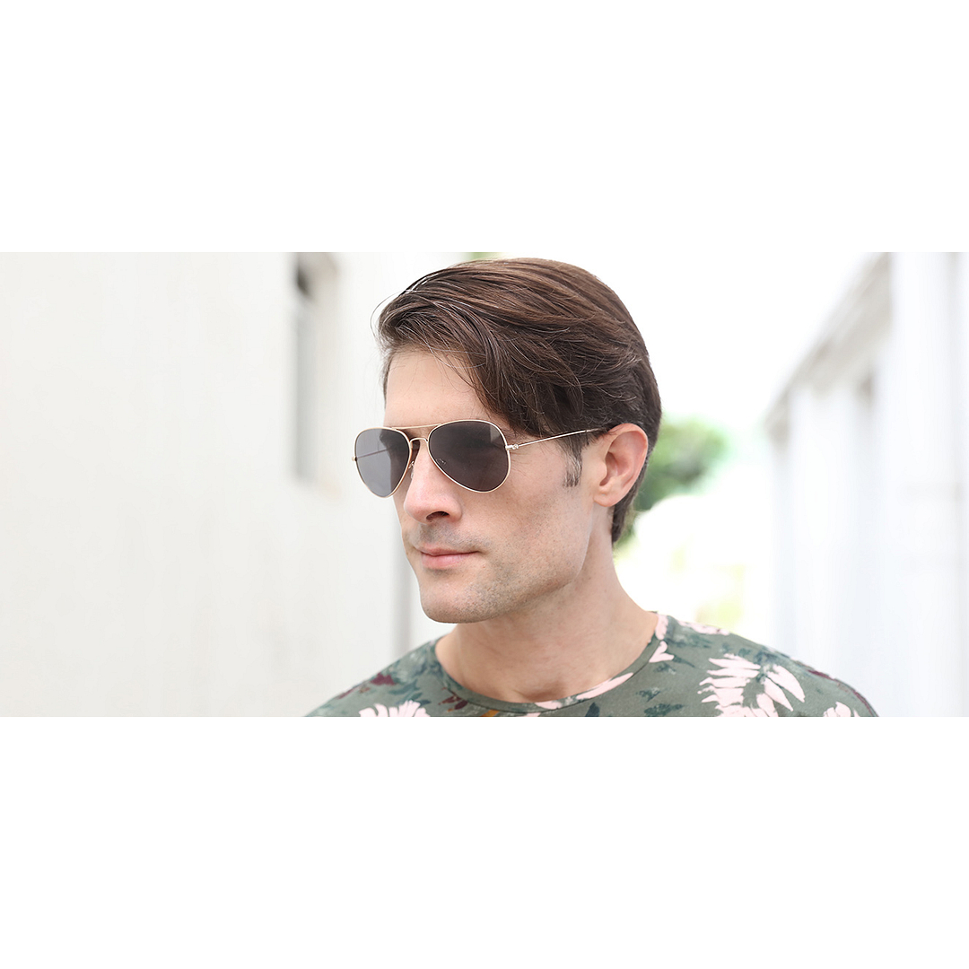 Vincent Chase Online Gold Full Rim Aviator left side