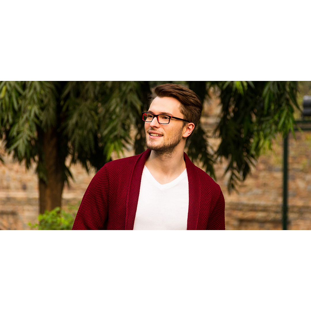 Vincent Chase Online Red Full Rim Rectangle left side