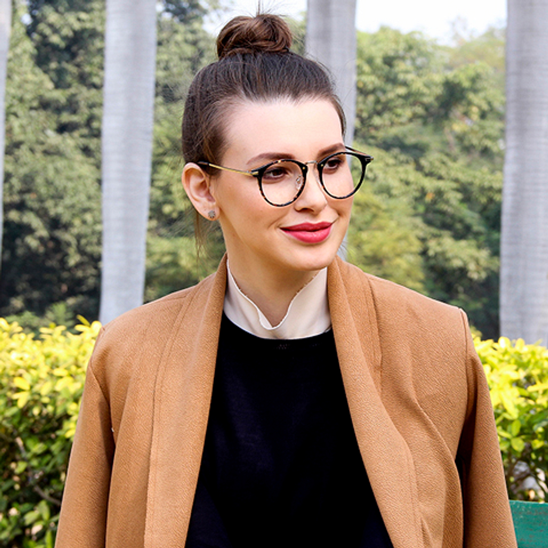 Lenskart Air Online Light Brown Full Rim Round right side