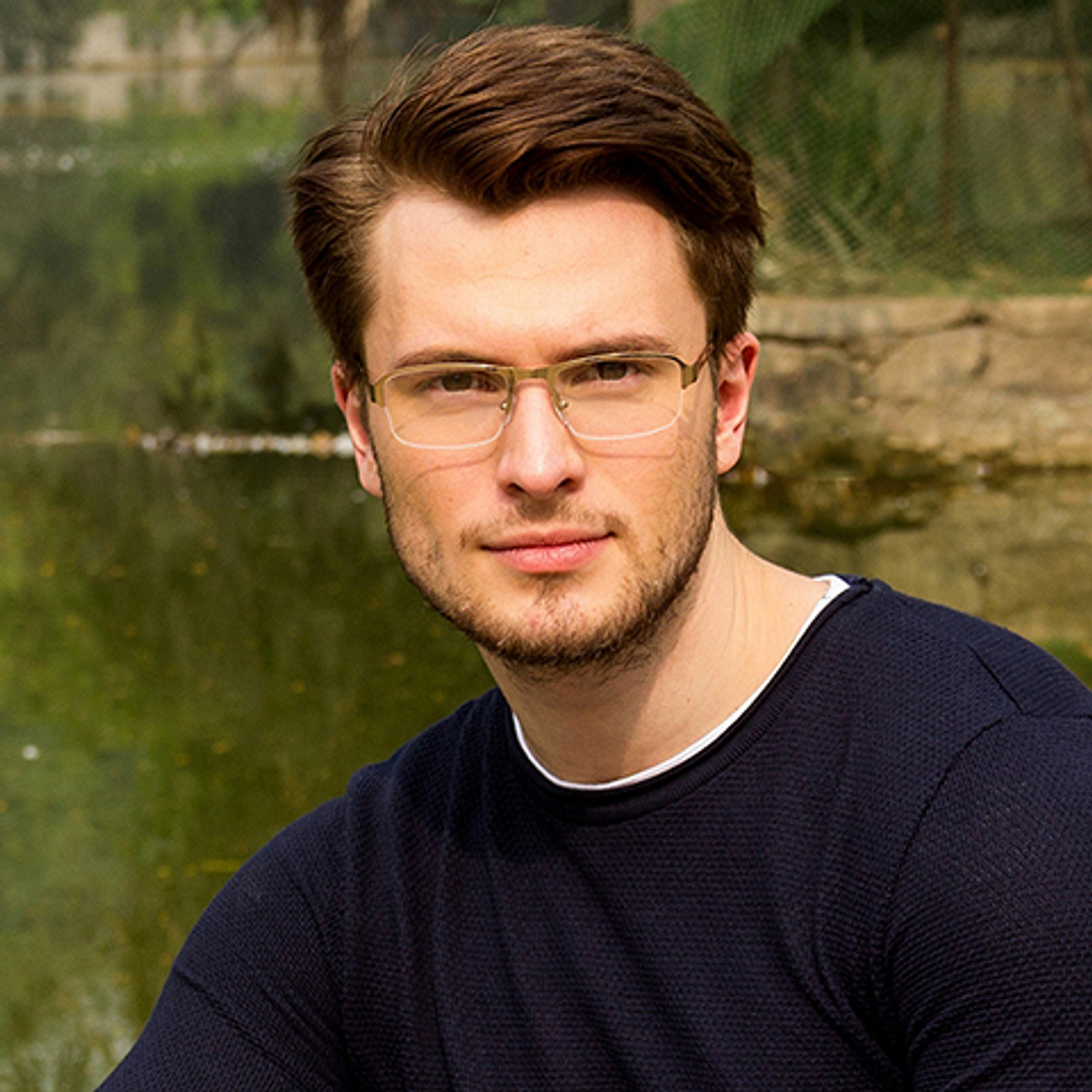 Vincent Chase Online Gold Half Rim Rectangle left side