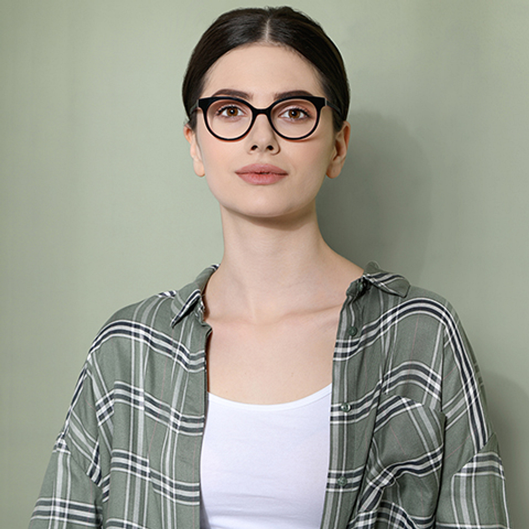 Vincent Chase Online Black Full Rim Cat Eye left side