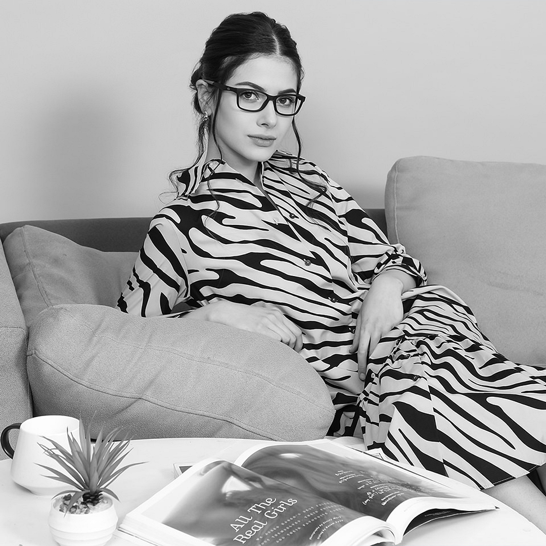 Lenskart Air Online Black Full Rim Rectangle right side