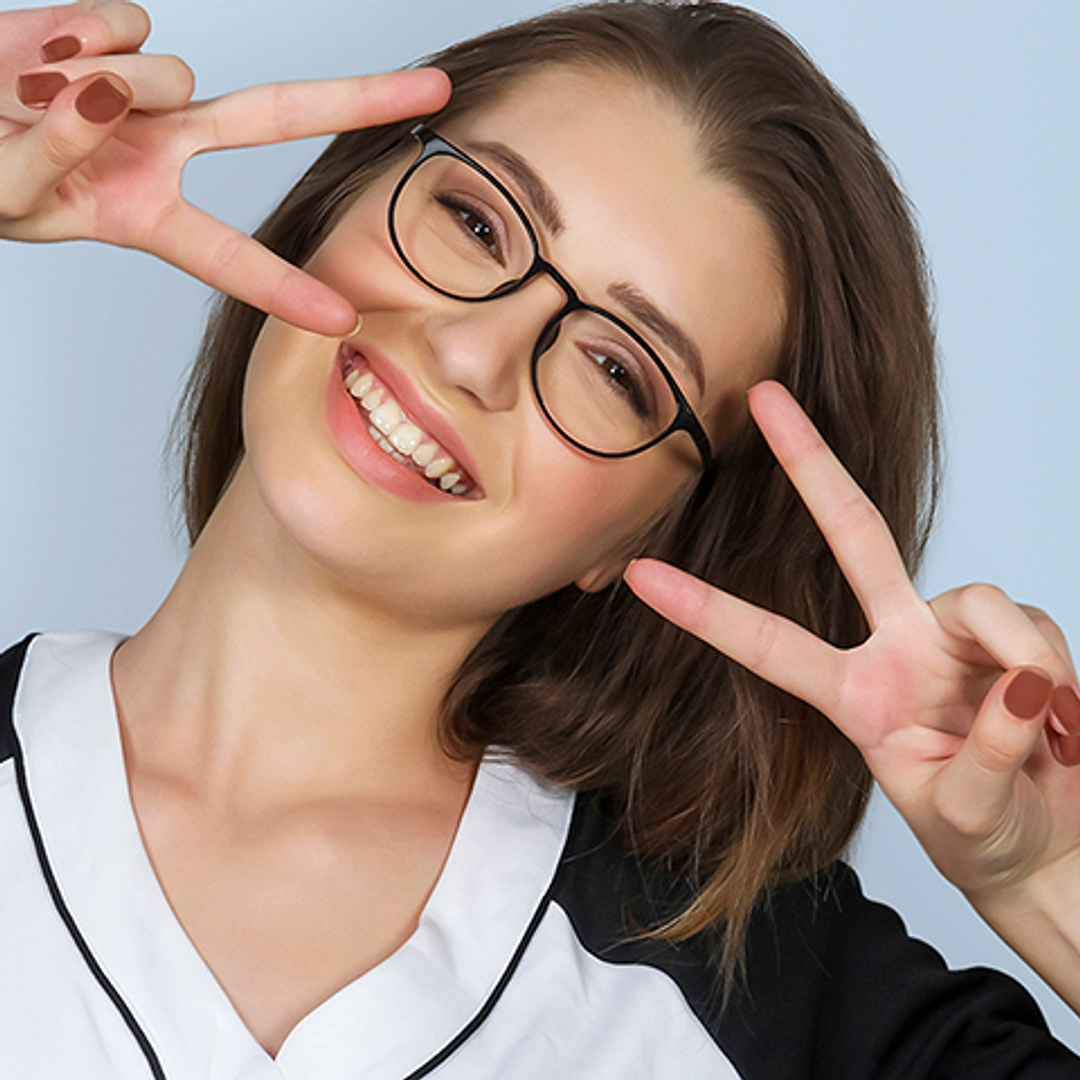 Lenskart Air Online Black Full Rim Round right side