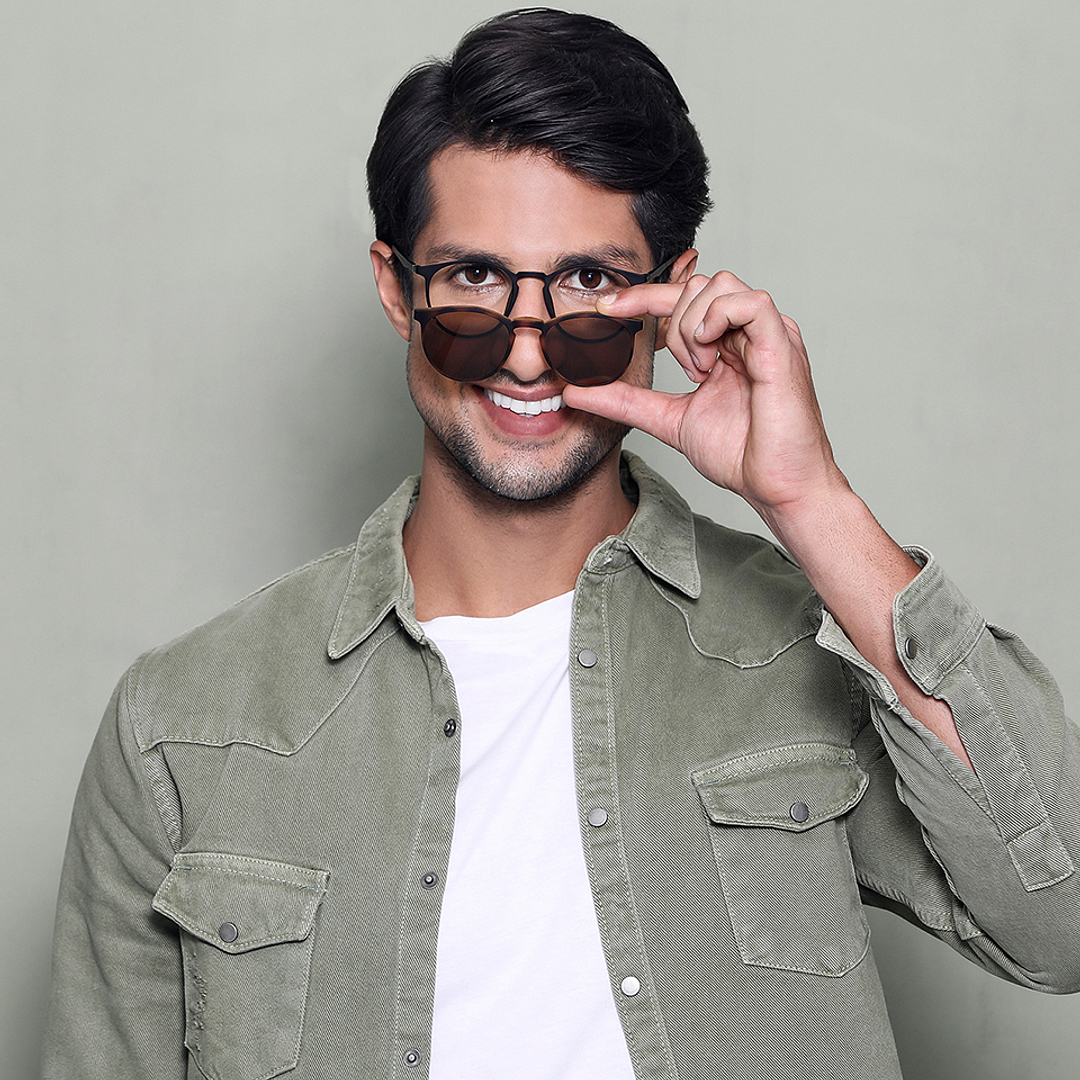 Lenskart Air Online Black Full Rim Round right side