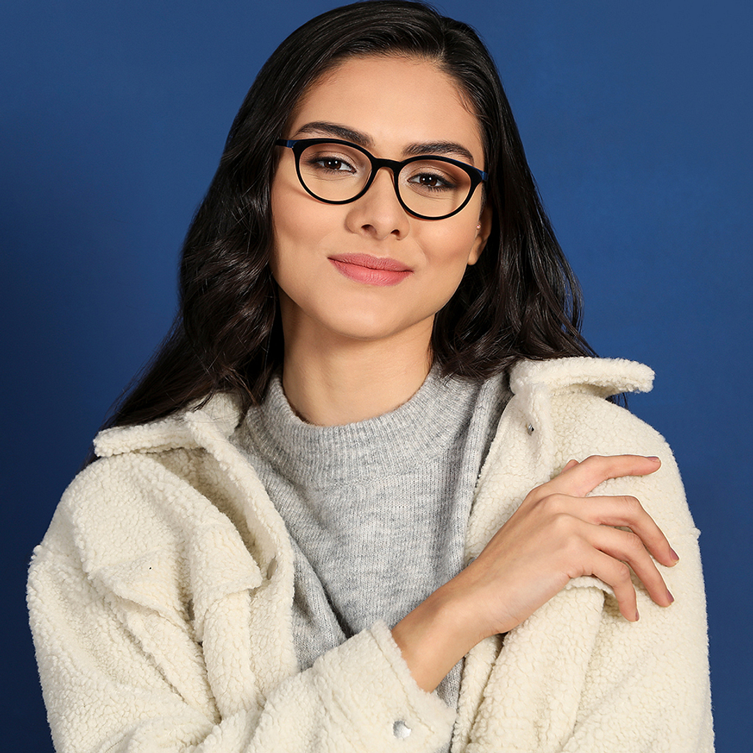 Vincent Chase Online Black Full Rim Cat Eye left side