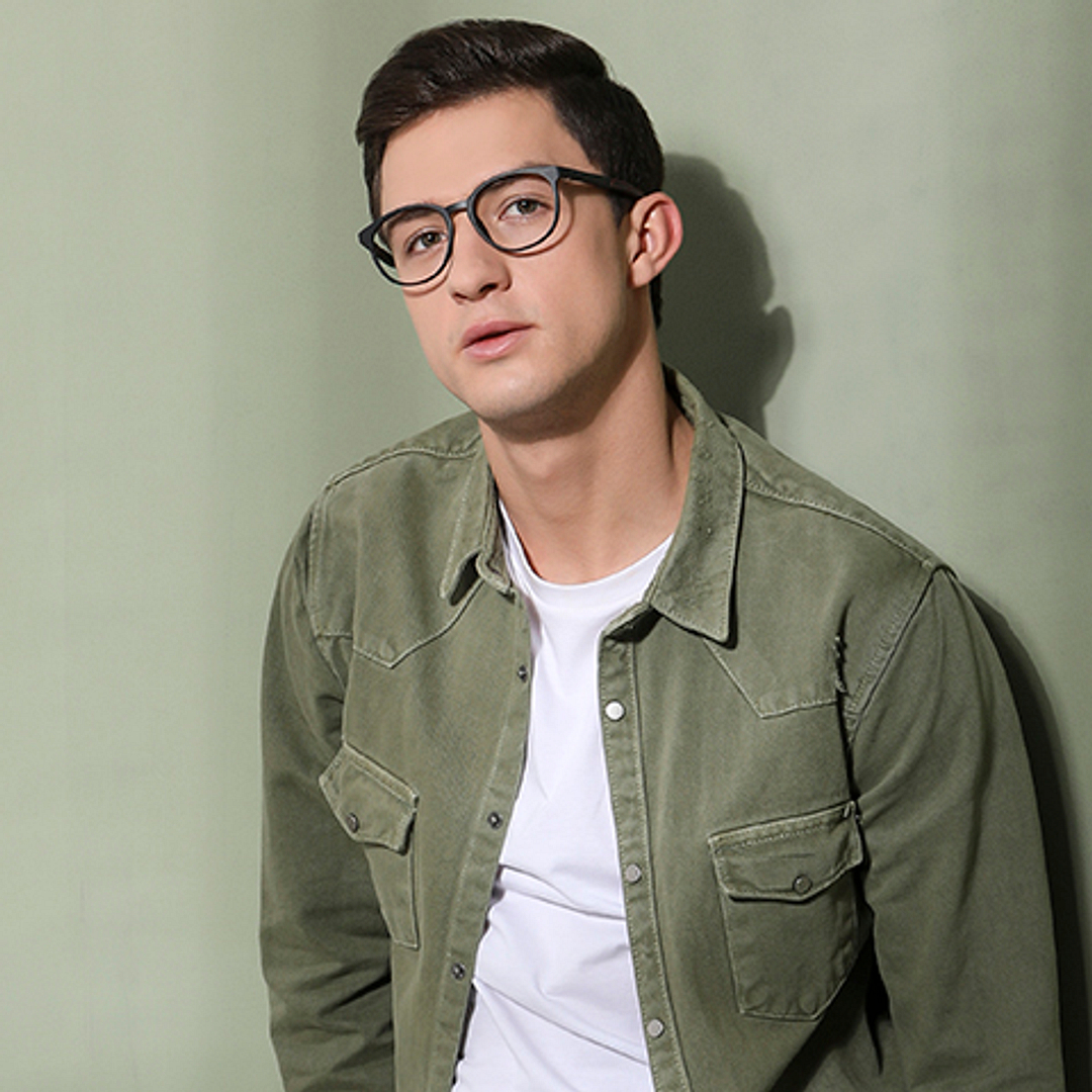 Lenskart Air Online Black Full Rim Round right side