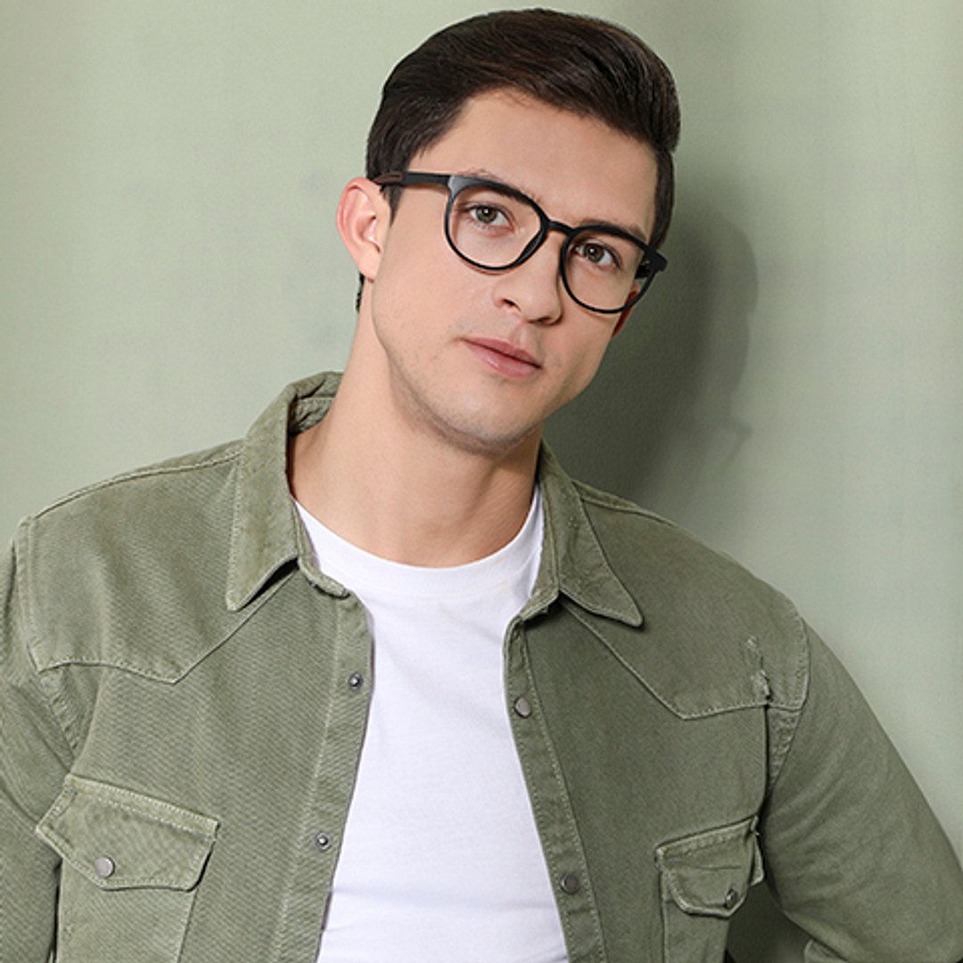 Lenskart Air Online Black Full Rim Round left side