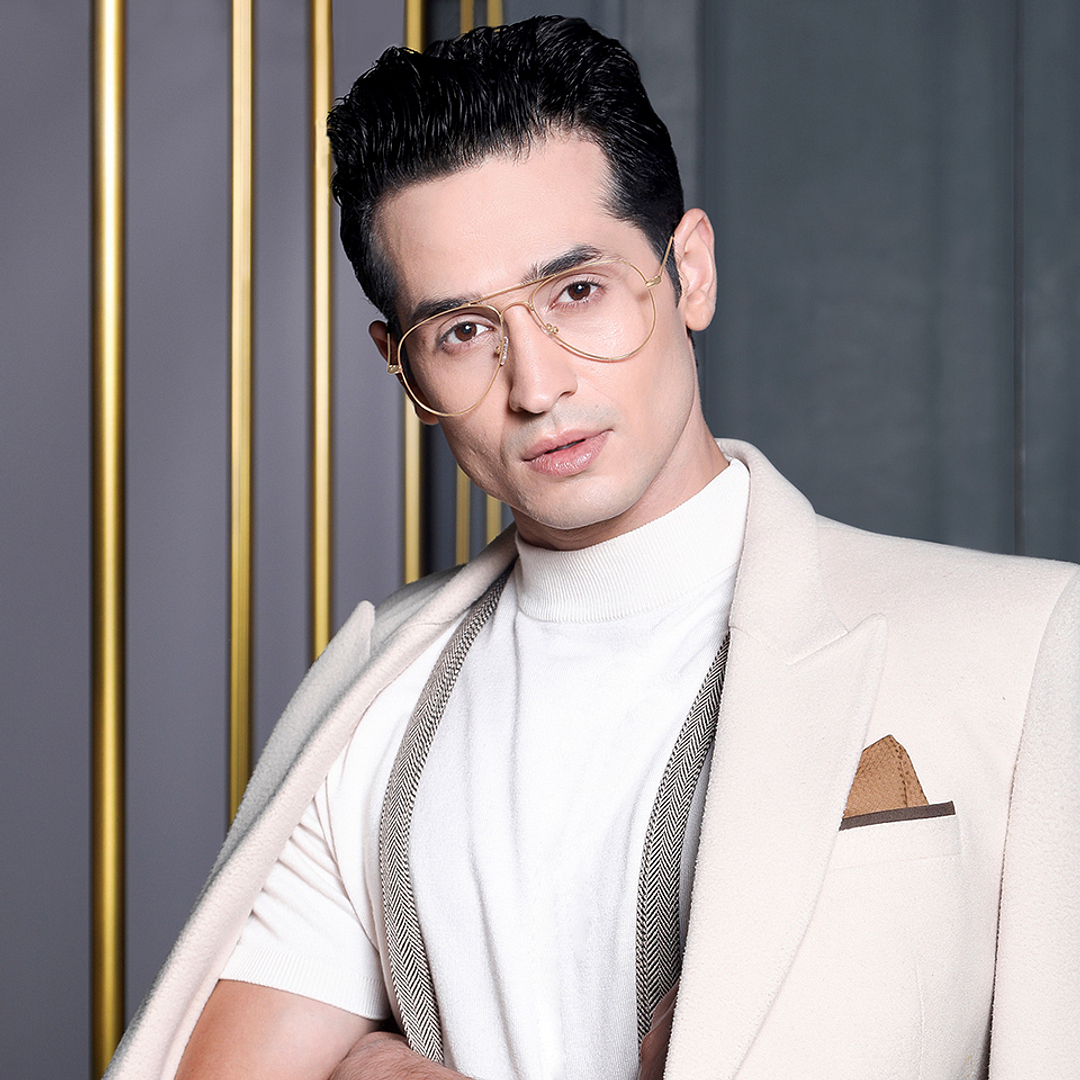 Vincent Chase Online Gold Full Rim Aviator left side