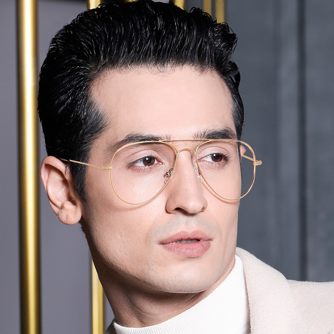 Vincent Chase Online Gold Full Rim Aviator left side