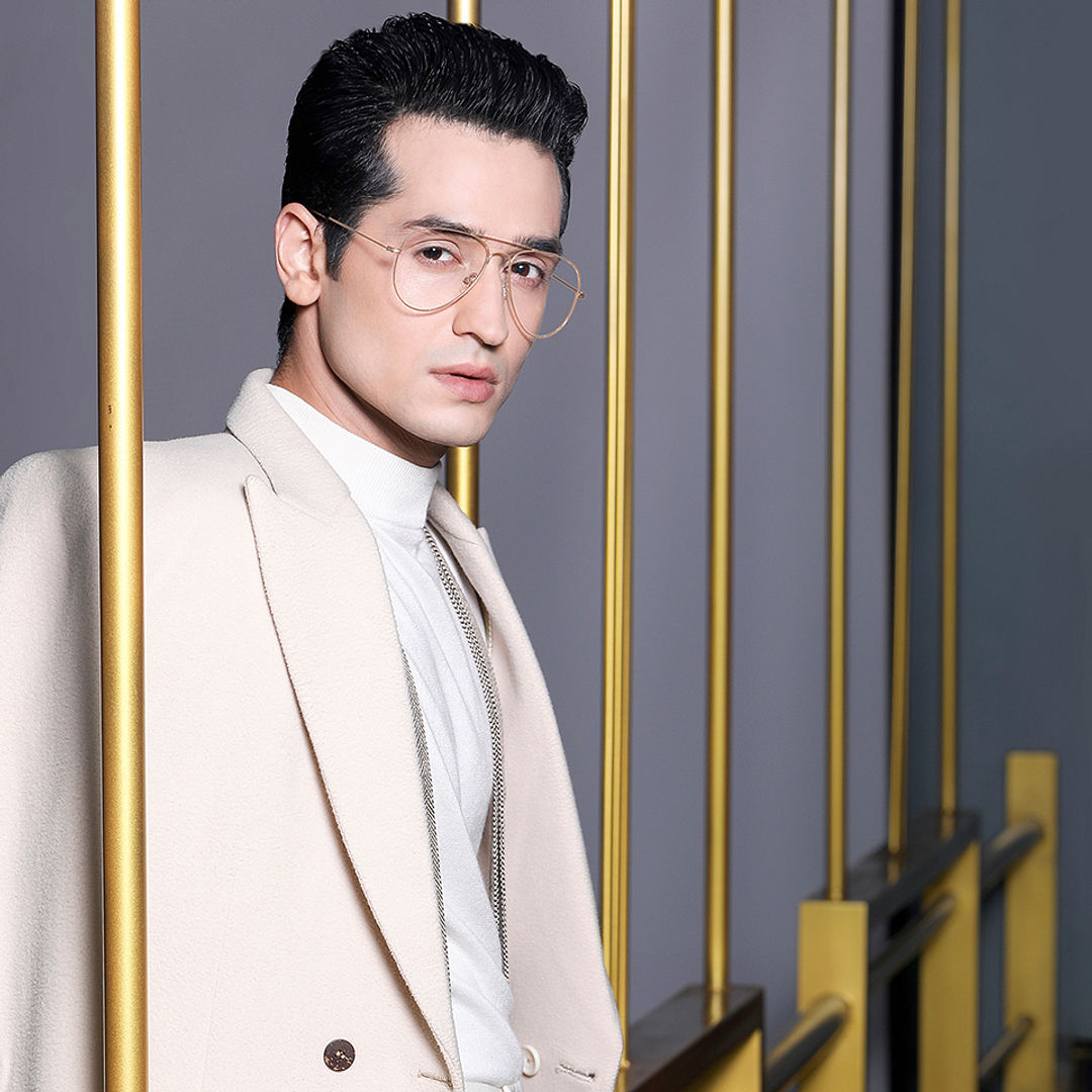 Vincent Chase Online Gold Full Rim Aviator right side