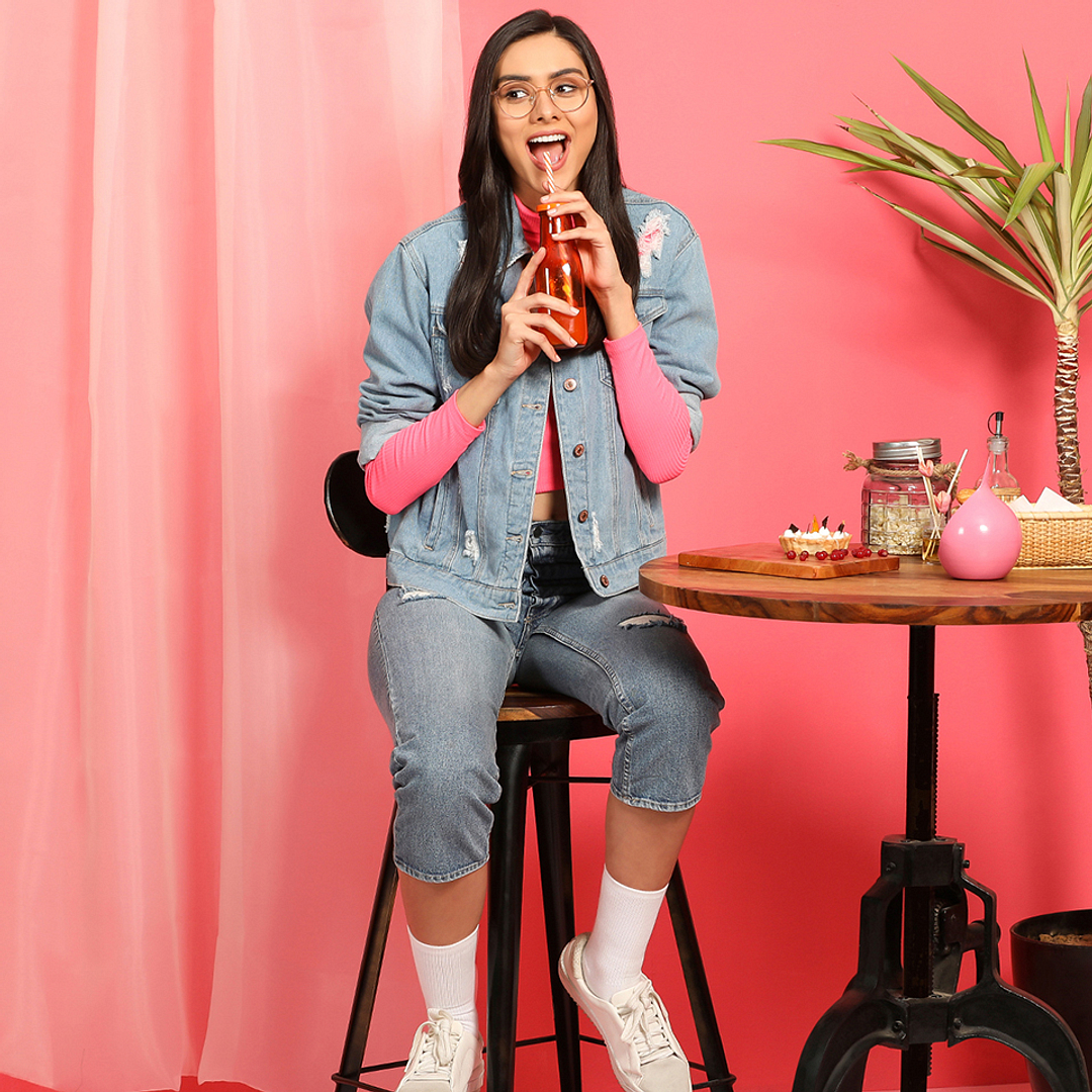 Lenskart Air Online Pink Transparent Full Rim Round left side