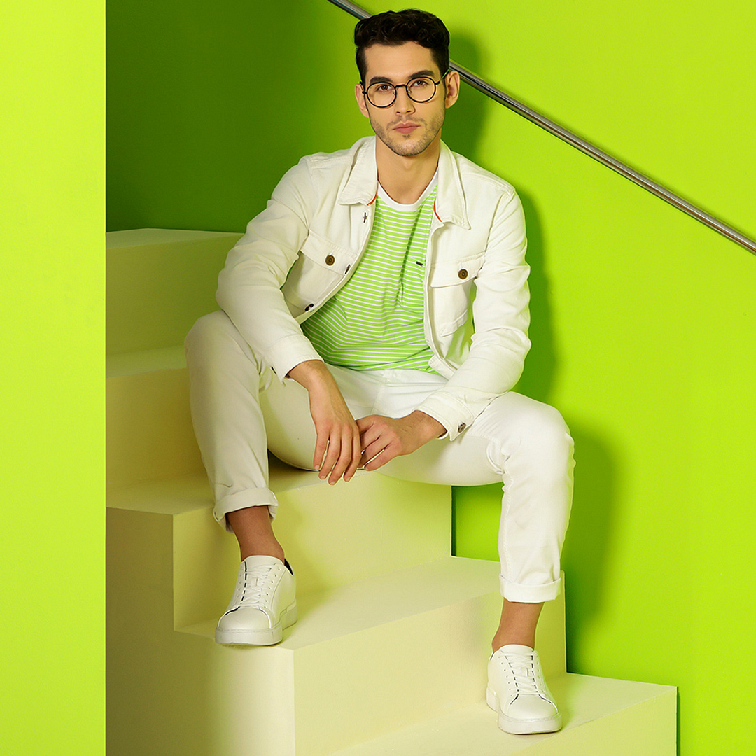 Lenskart Air Online Navy Blue Full Rim Round right side