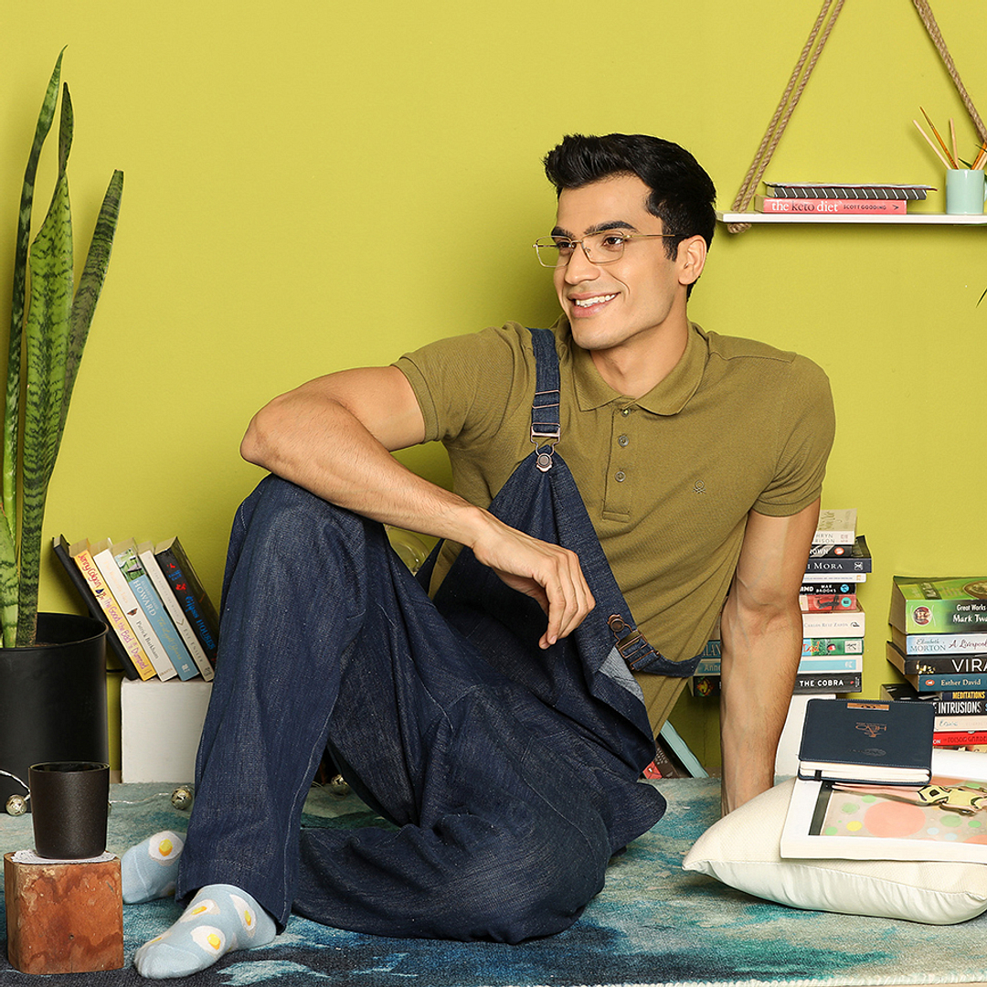 Vincent Chase Online Gold Full Rim Rectangle right side