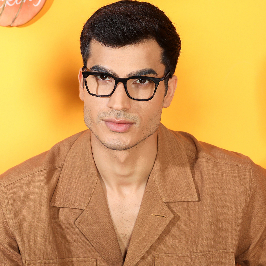 Vincent Chase Online Black Full Rim Rectangle left side