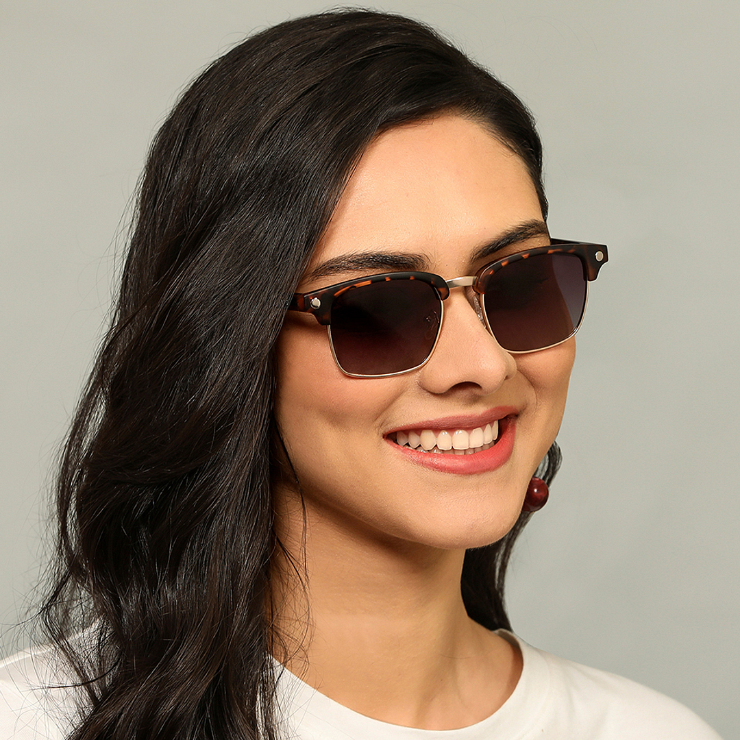 Vincent Chase Online Gold Full Rim Clubmaster right side