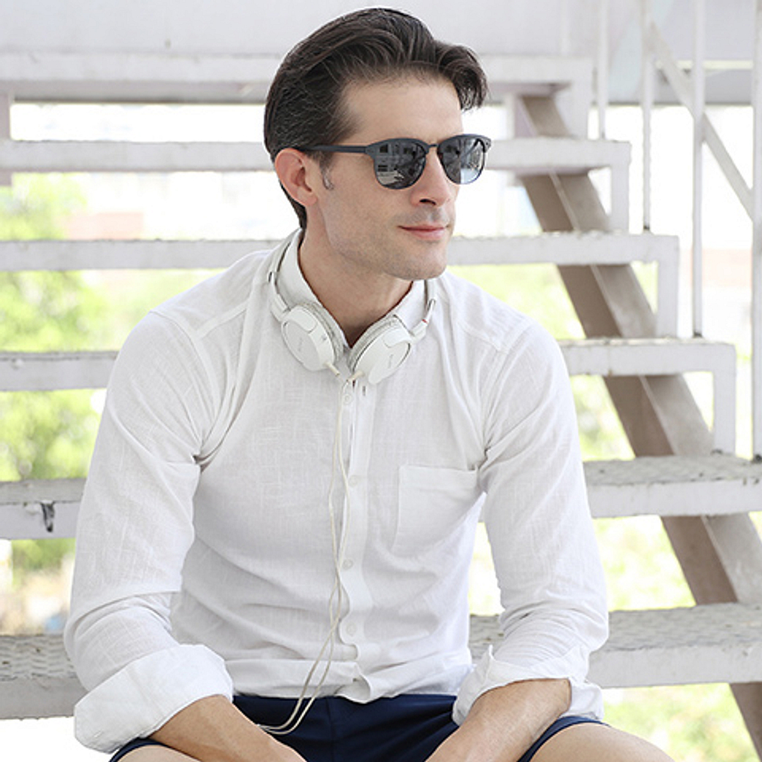 Vincent Chase Online Black Full Rim Clubmaster left side