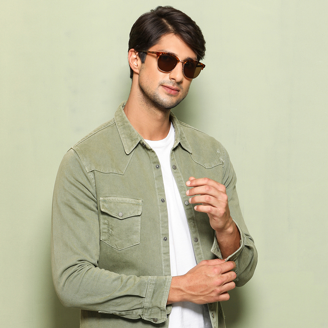 Vincent Chase Online Gold Full Rim Clubmaster right side