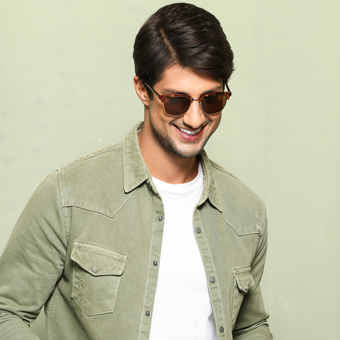 Vincent Chase Online Gold Full Rim Clubmaster left side