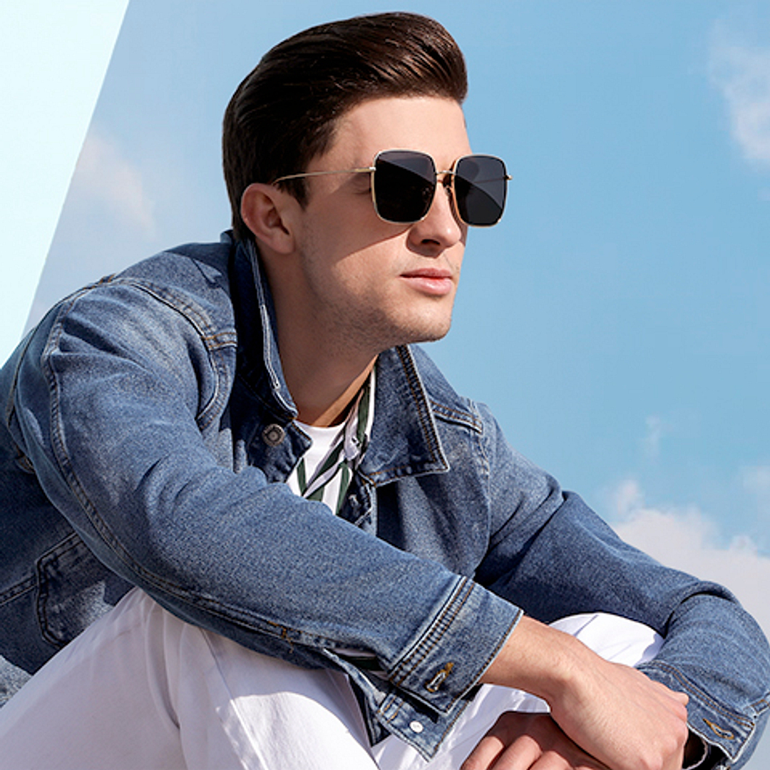 Vincent Chase Online Gold Full Rim Rectangle left side