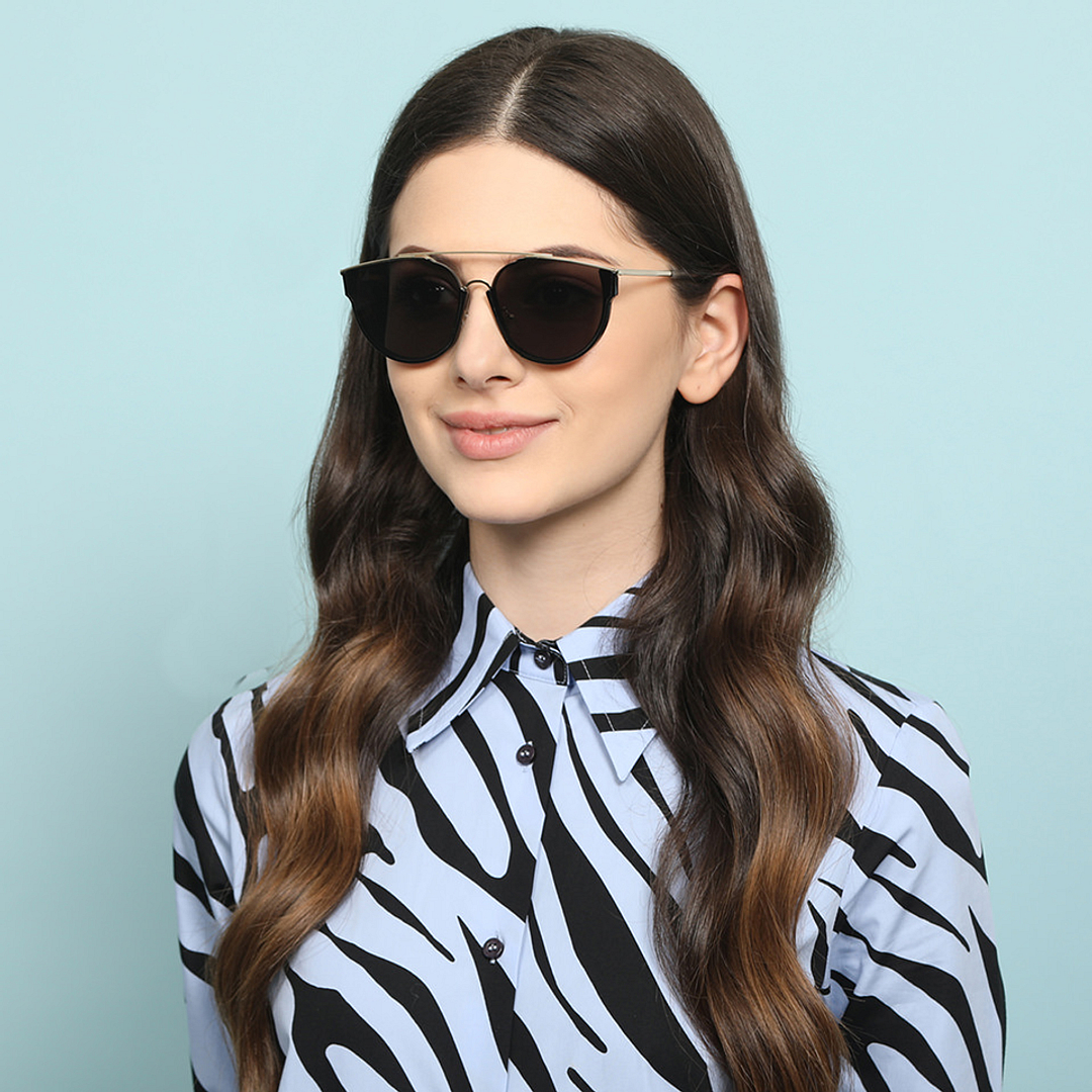 Vincent Chase Online Gold Full Rim Clubmaster right side