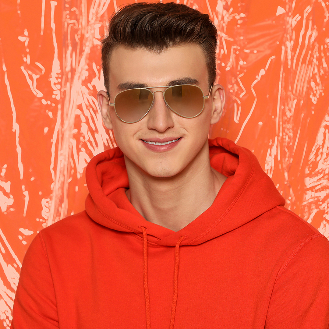 Vincent Chase Online Gold Full Rim Aviator left side