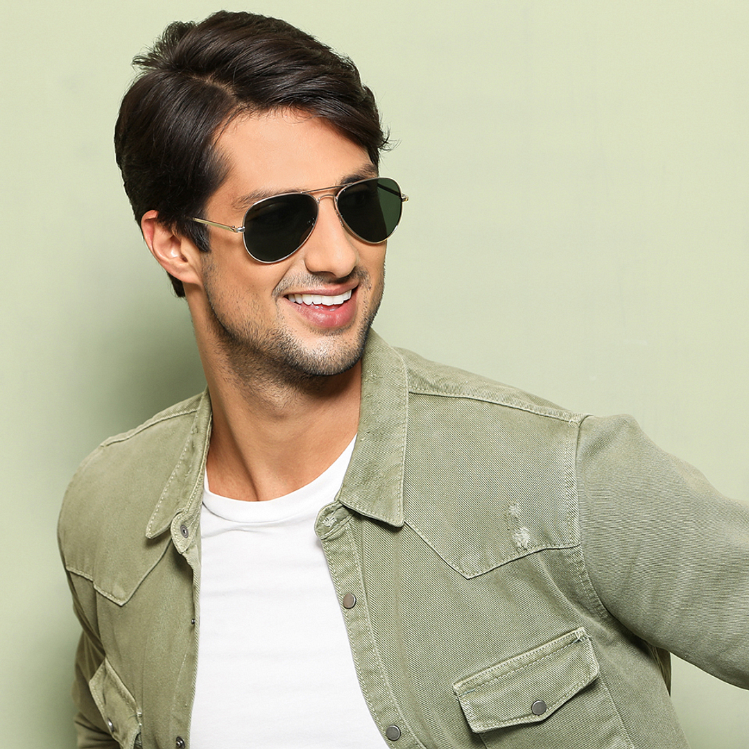 Vincent Chase Online Gold Full Rim Aviator left side