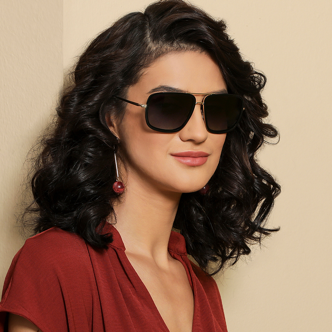 Vincent Chase Polarized Gold Full Rim Square right side