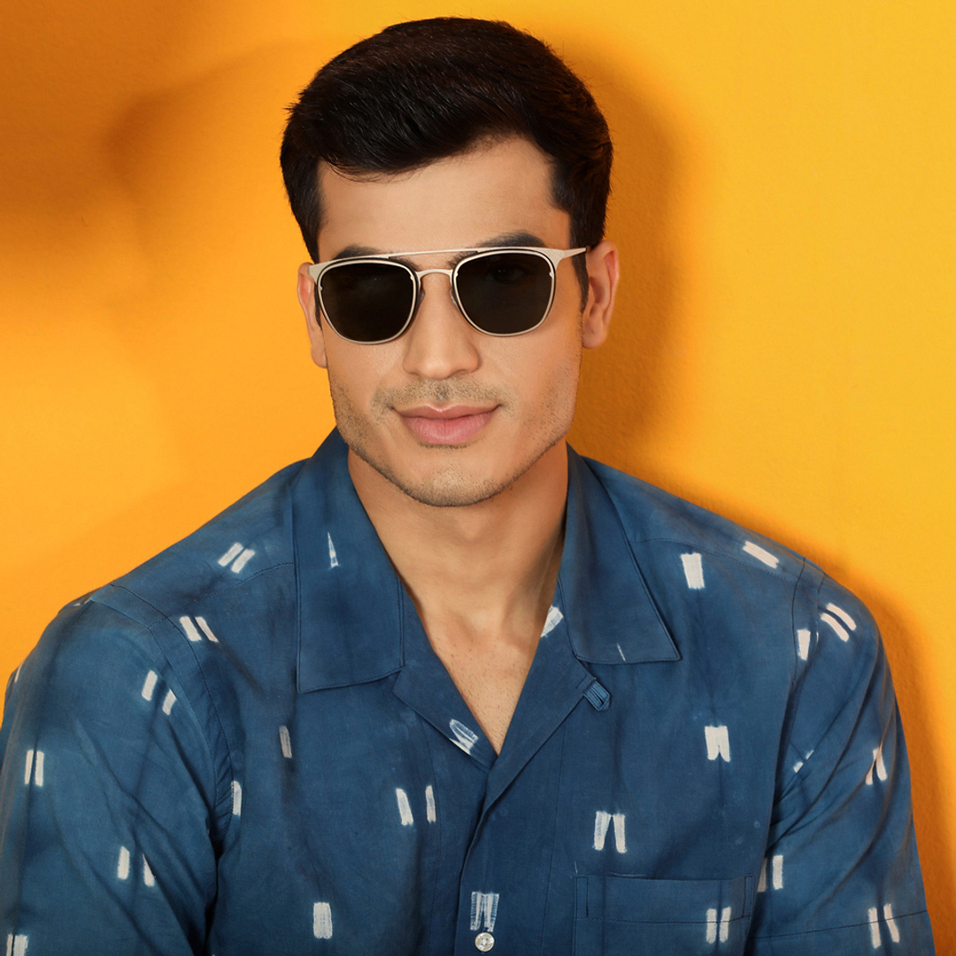 Vincent Chase Gold Full Rim Clubmaster left side