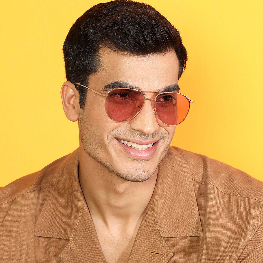 Vincent Chase Online Gold Full Rim Aviator left side