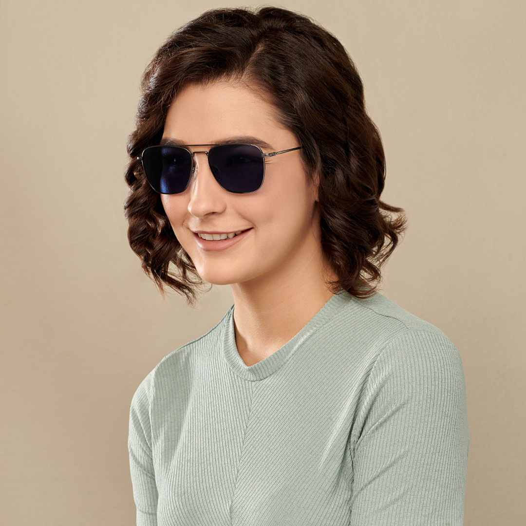 Vincent Chase Polarized Gunmetal Full Rim Rectangle right side