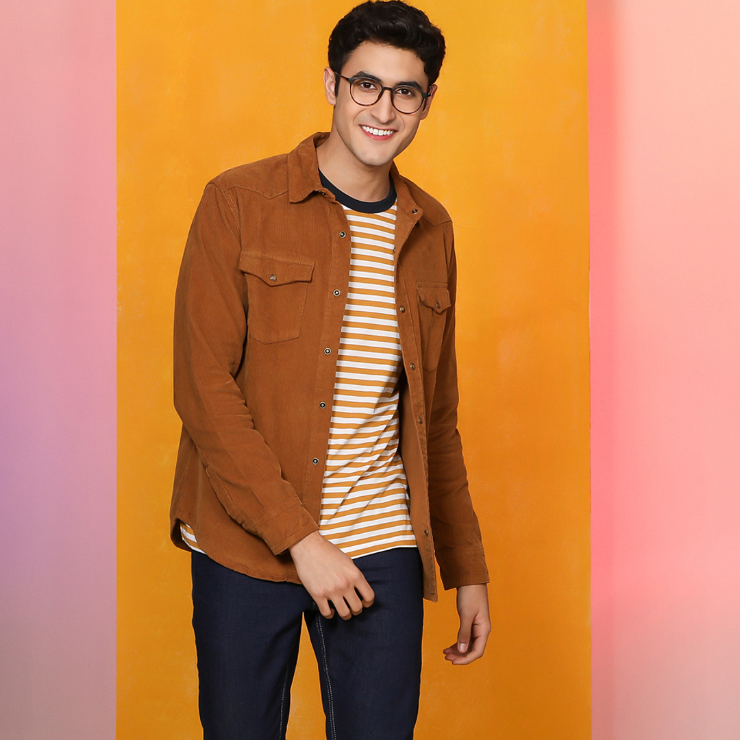 Lenskart Air Online Rose Full Rim Round left side
