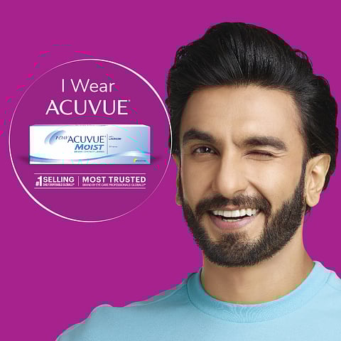 Acuvue Acuvue 1 Day MOIST Daily Disposable Contact Lenses 30 lens box left side Acuvue Acuvue 1 Day MOIST Daily Disposable Contact Lenses 30 lens box left side