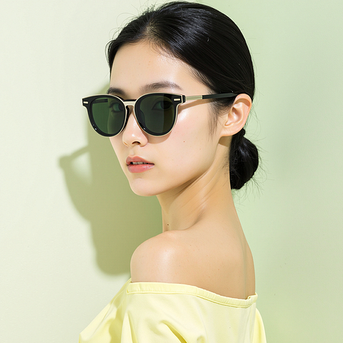 Lenskart STUDIO Green Full Rim Round Lenskart STUDIO SG Switch LK E17671AF Accessories left side