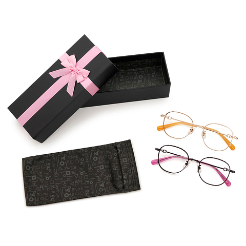 SQUID GAME × OWNDAYS Gold Full Rim Boston left side