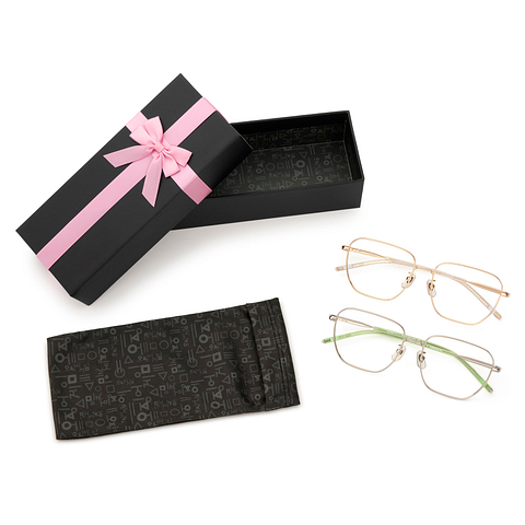 SQUID GAME × OWNDAYS Gold Full Rim Rectangle left side