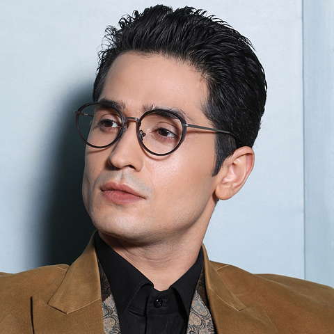Lenskart Air Online Mid Gunmetal Full Rim Round right side