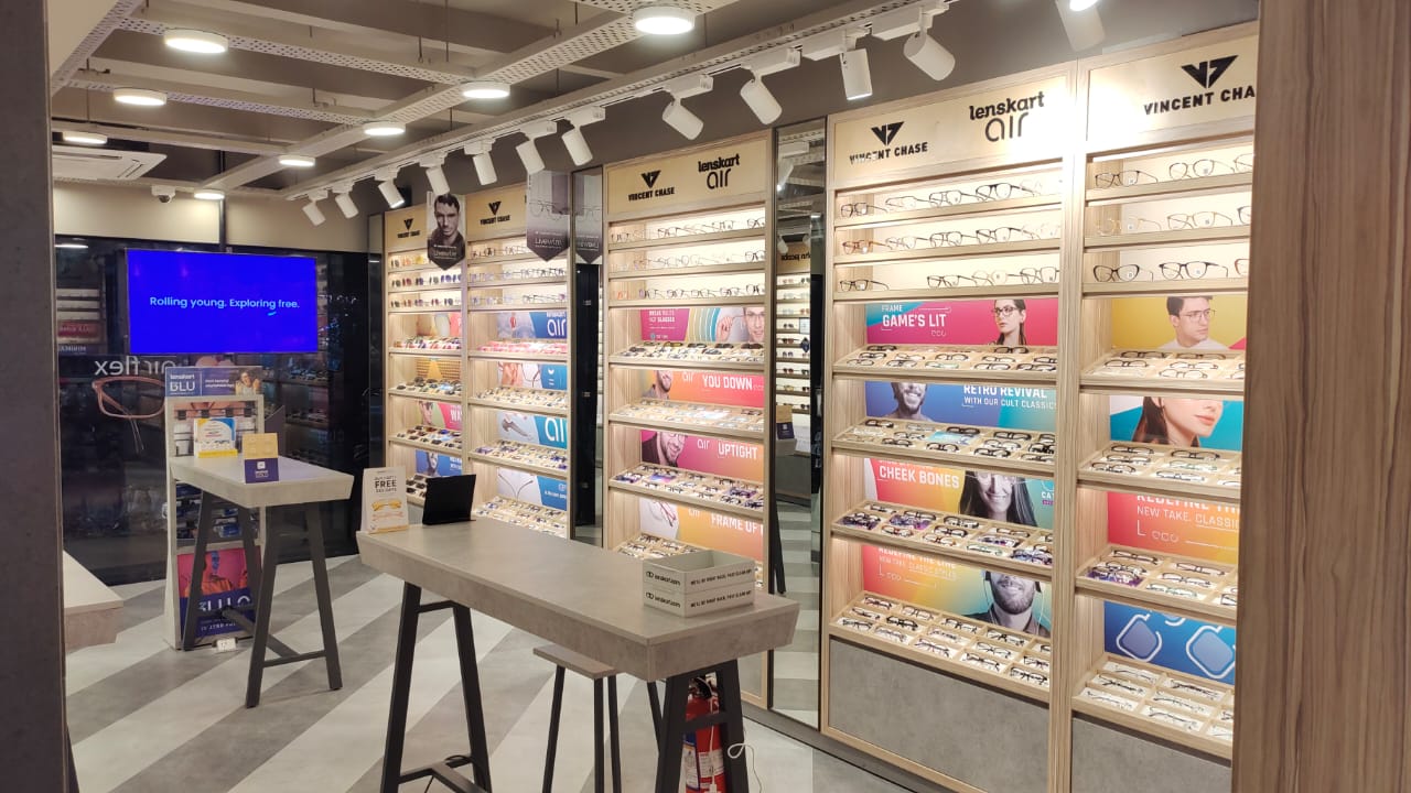 Optician Near me Lenskart in Janakpuri C4E