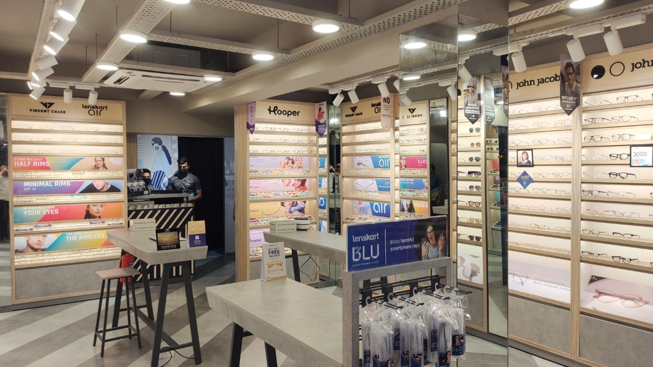Optician Near me Lenskart in Janakpuri C4E